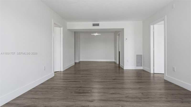 4158 Inverrary Dr # 409, Lauderhill FL 33319