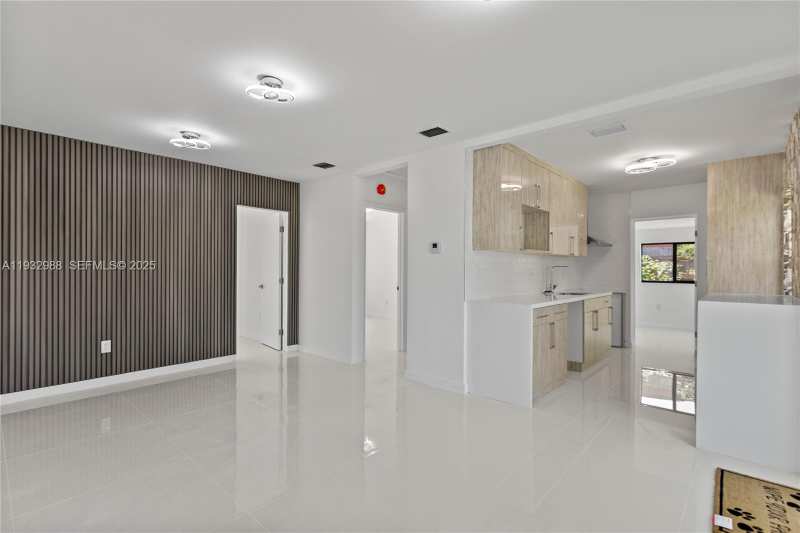 1640 NE 183 ST, North Miami Beach FL 33179