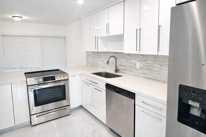 9723 N New River Canal Road # 416, Plantation FL 33324