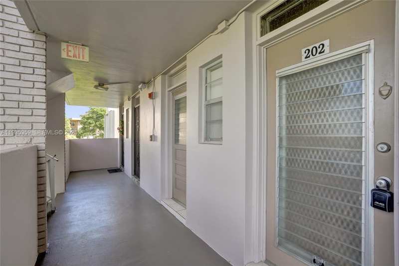 2800 NW 47th Ter # 202A, Lauderdale Lakes FL 33313