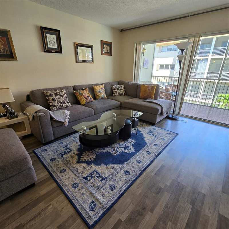 2097 S Ocean Dr # 304, Hallandale Beach FL 33009