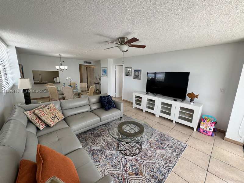 2625 Collins Ave # 1801, Miami Beach FL 33140