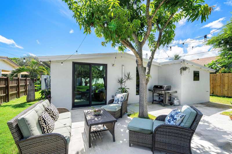 363 Glouchester Street, Boca Raton FL 33487