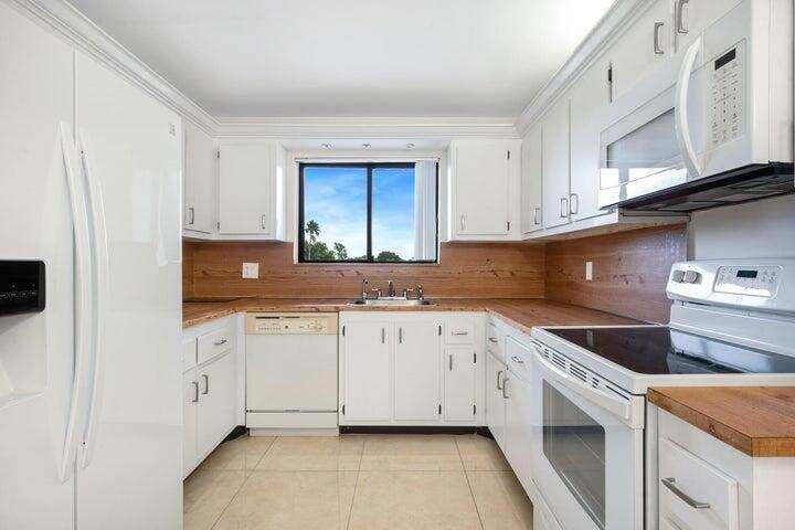 7770 Tahiti Lane # 405, Lake Worth FL 33467