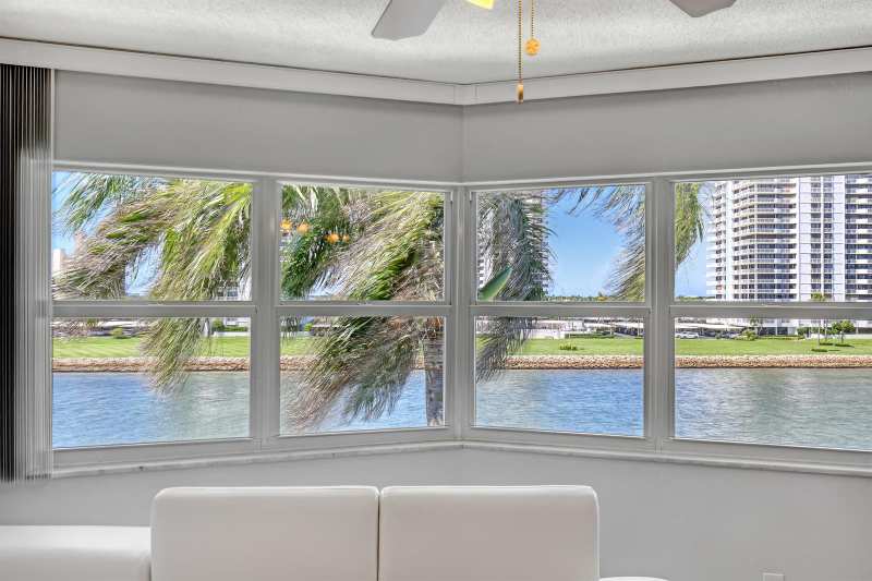28 Yacht Club Drive # 409, North Palm Beach FL 33408