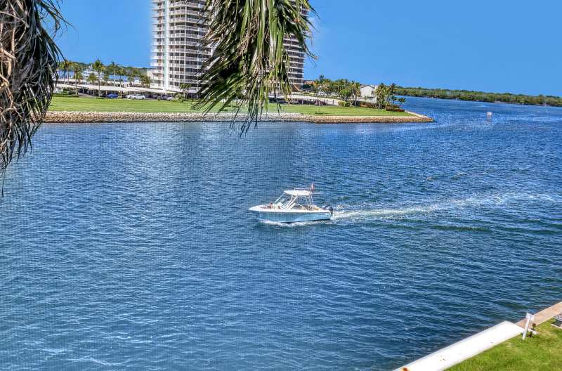 28 Yacht Club Drive # 409, North Palm Beach FL 33408