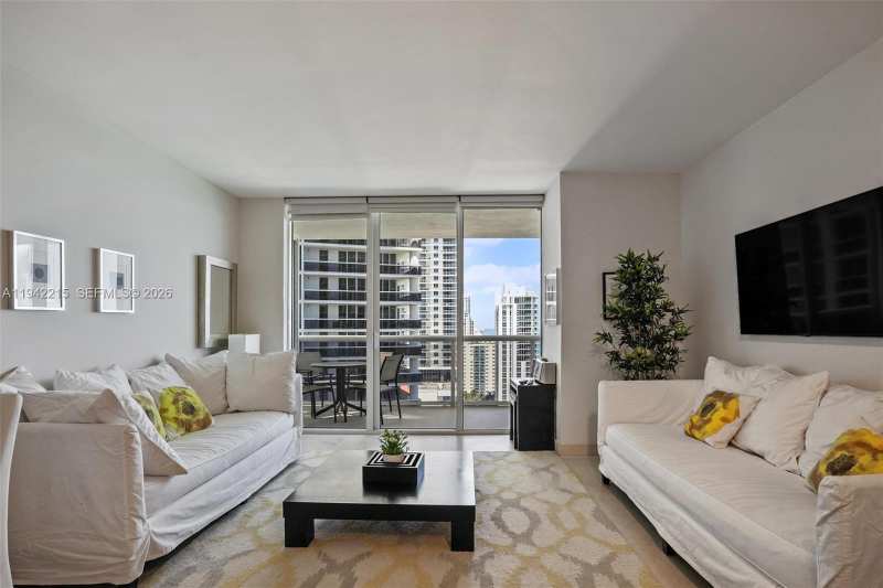 1830 S OCEAN DR # 2110, Hallandale Beach FL 33009