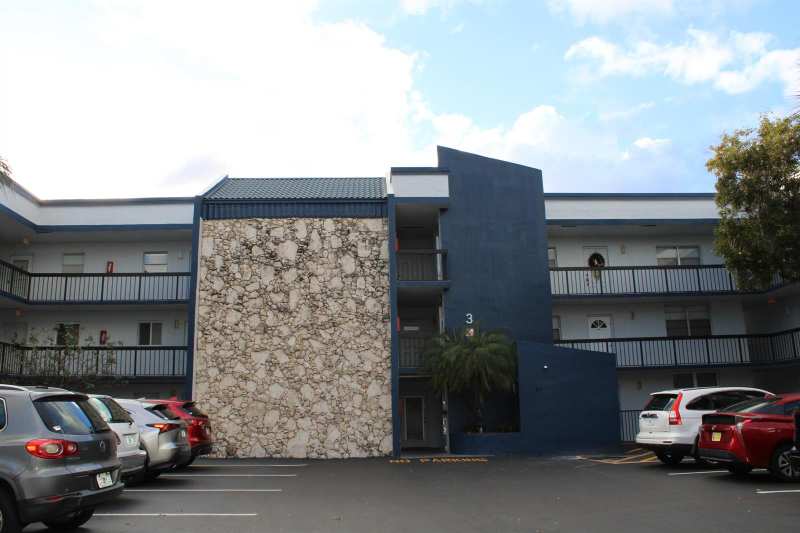 3200 Holiday Springs Boulevard # 105, Margate FL 33063