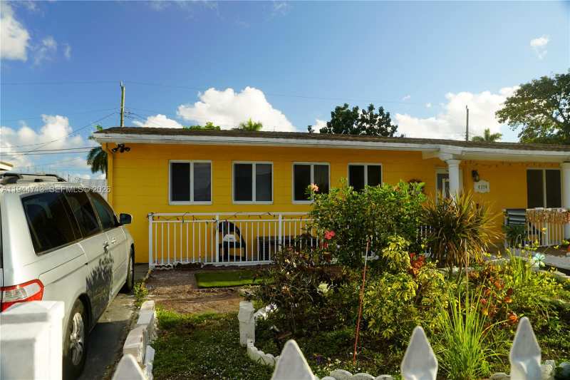 4370 NW 174th Dr # 2, Miami Gardens FL 33055