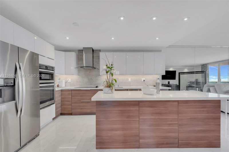 2301 Collins Ave # 810, Miami Beach FL 33139