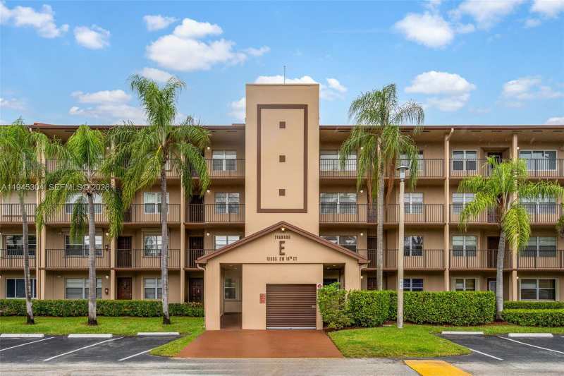 13355 SW 16th Ct # 211E, Pembroke Pines FL 33027
