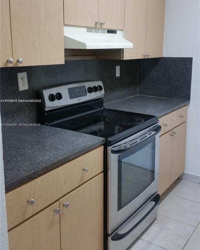 981 NE 169th St # 112, North Miami Beach FL 33162