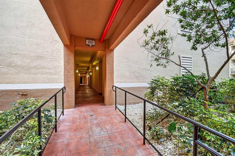 1805 N Flagler Drive # 115, West Palm Beach FL 33407