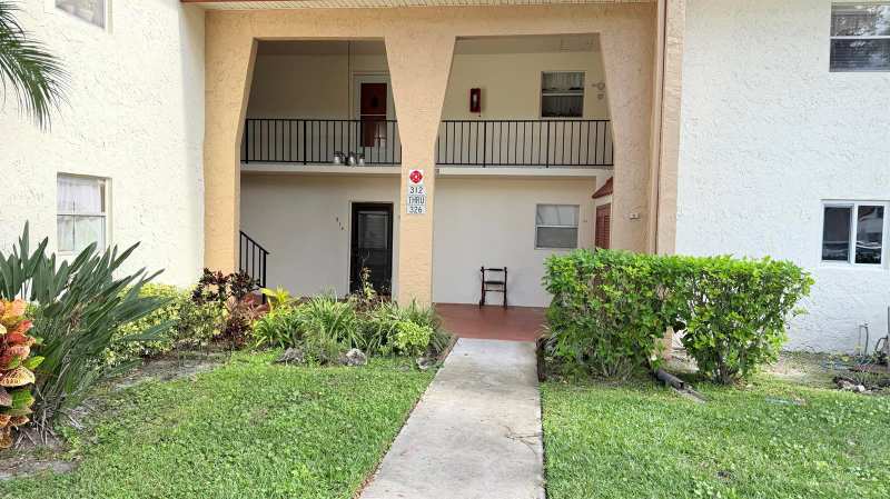320 Lake Dora Drive # 320, West Palm Beach FL 33411