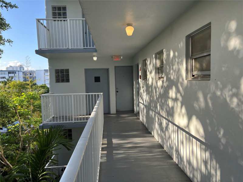 1701 Washington St # 504, Hollywood FL 33020