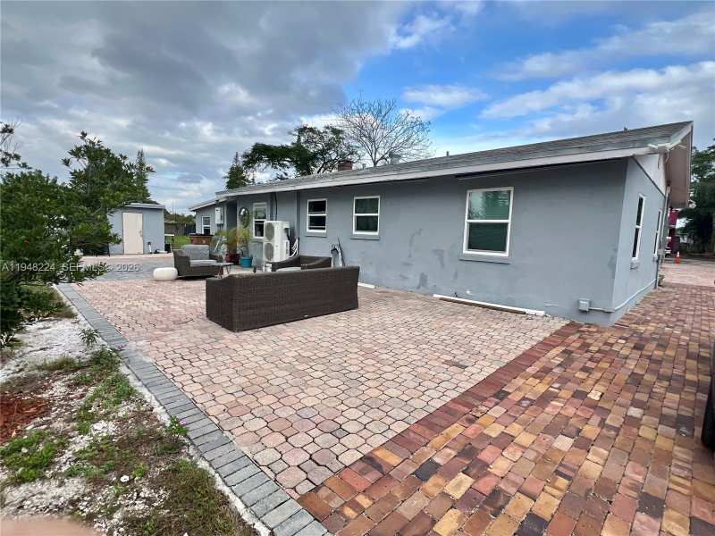 4 Helwig Ter, Deerfield Beach FL 33064