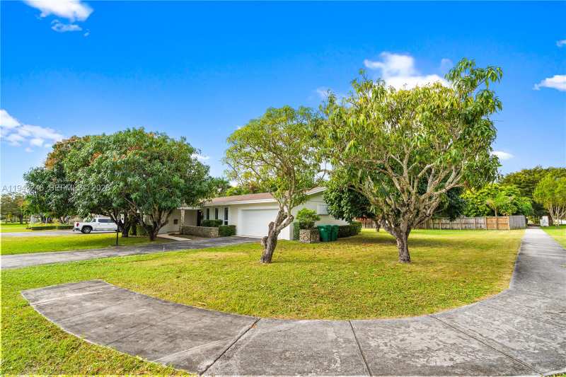 15200 SW 84th Ave, Palmetto Bay FL 33157