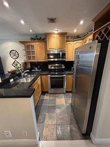 9141 Sunrise Lakes Boulevard # 208, Sunrise FL 33322
