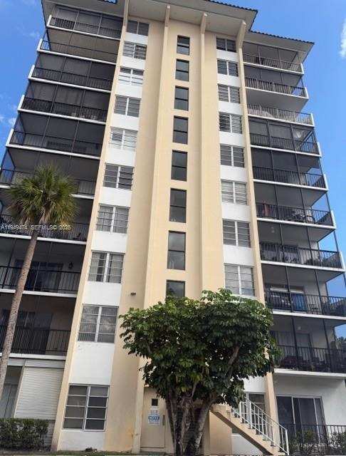 4164 Inverrary Dr # 913, Lauderhill FL 33319