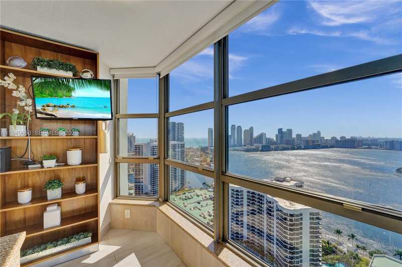 3500 Mystic Pointe Dr # 3601, Aventura FL 33180