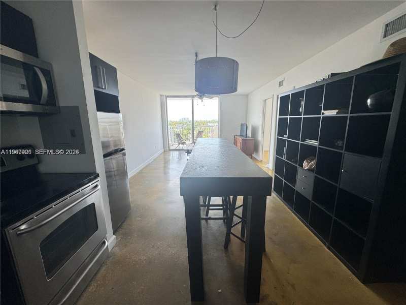 2000 NE 135th St # 606, North Miami FL 33181