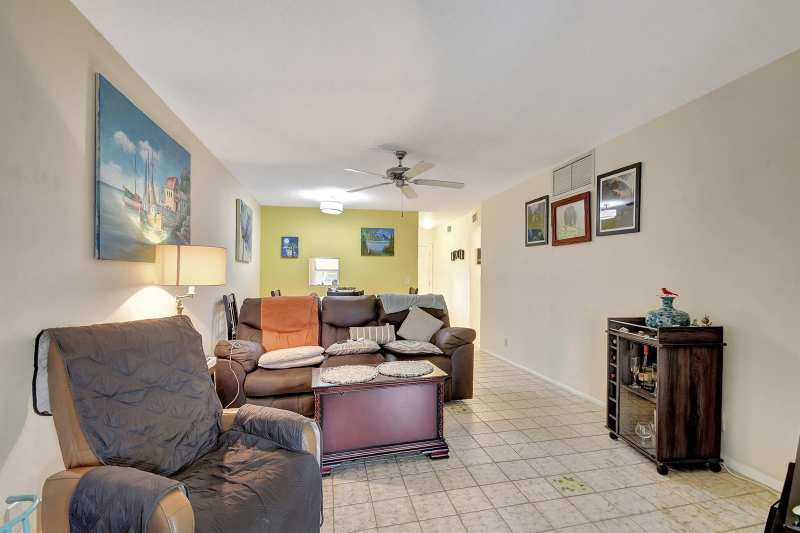 2121 NE 1st Court # 105, Boynton Beach FL 33435
