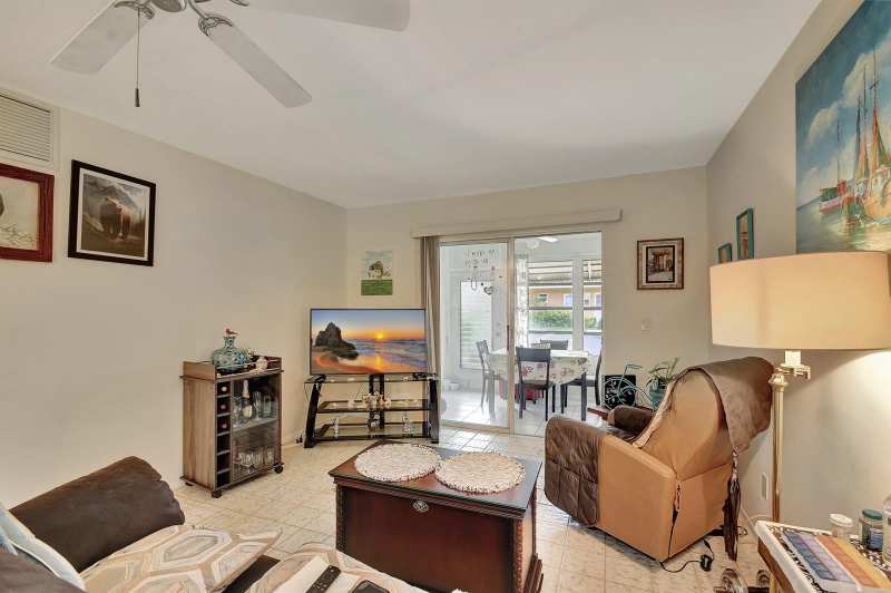 2121 NE 1st Court # 105, Boynton Beach FL 33435