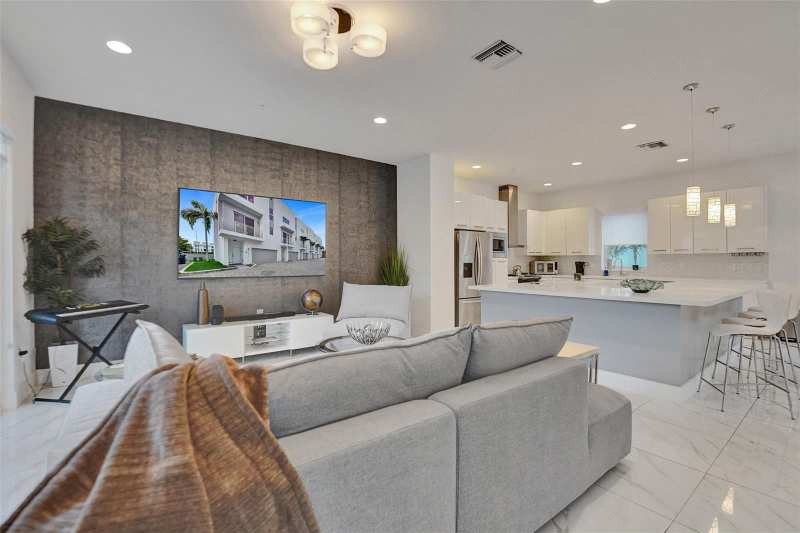 1371 N Ocean Boulevard, Pompano Beach FL 33062