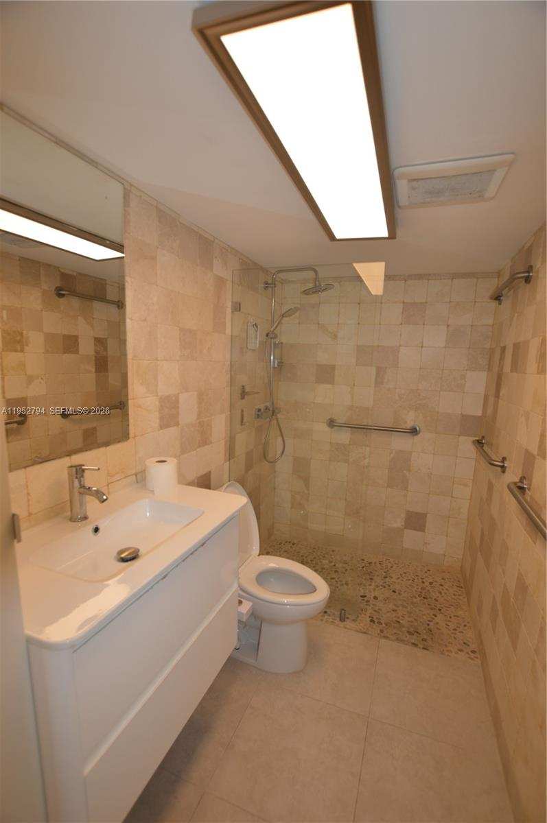 425 SE 11th Ter # 402, Dania Beach FL 33004