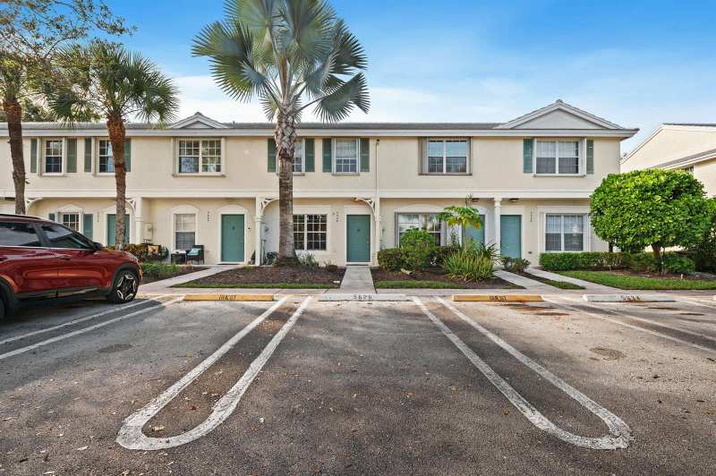 5628 NW 99th Lane, Coral Springs FL 33076