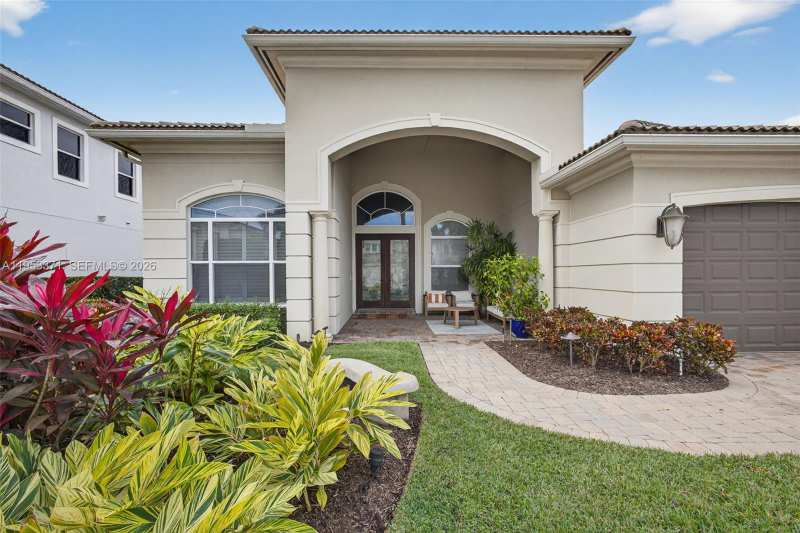 307 Charroux Dr, Palm Beach Gardens FL 33410