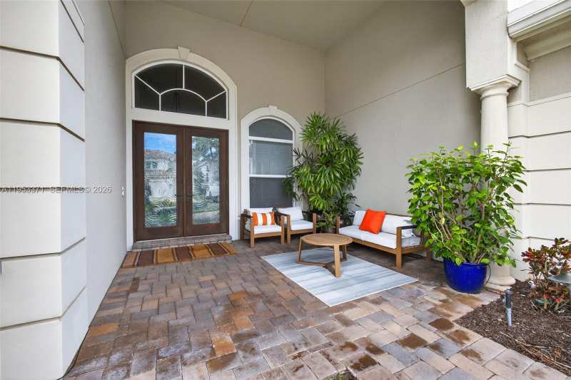 307 Charroux Dr, Palm Beach Gardens FL 33410