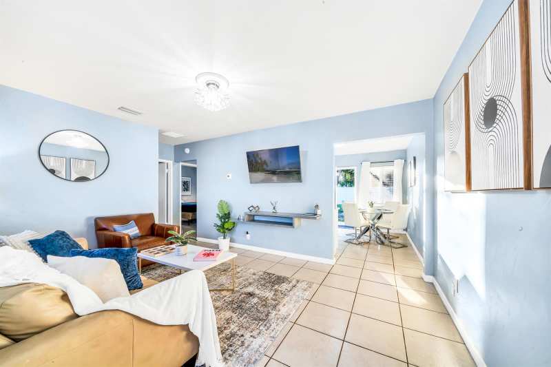 3331 Lake Avenue, West Palm Beach FL 33405