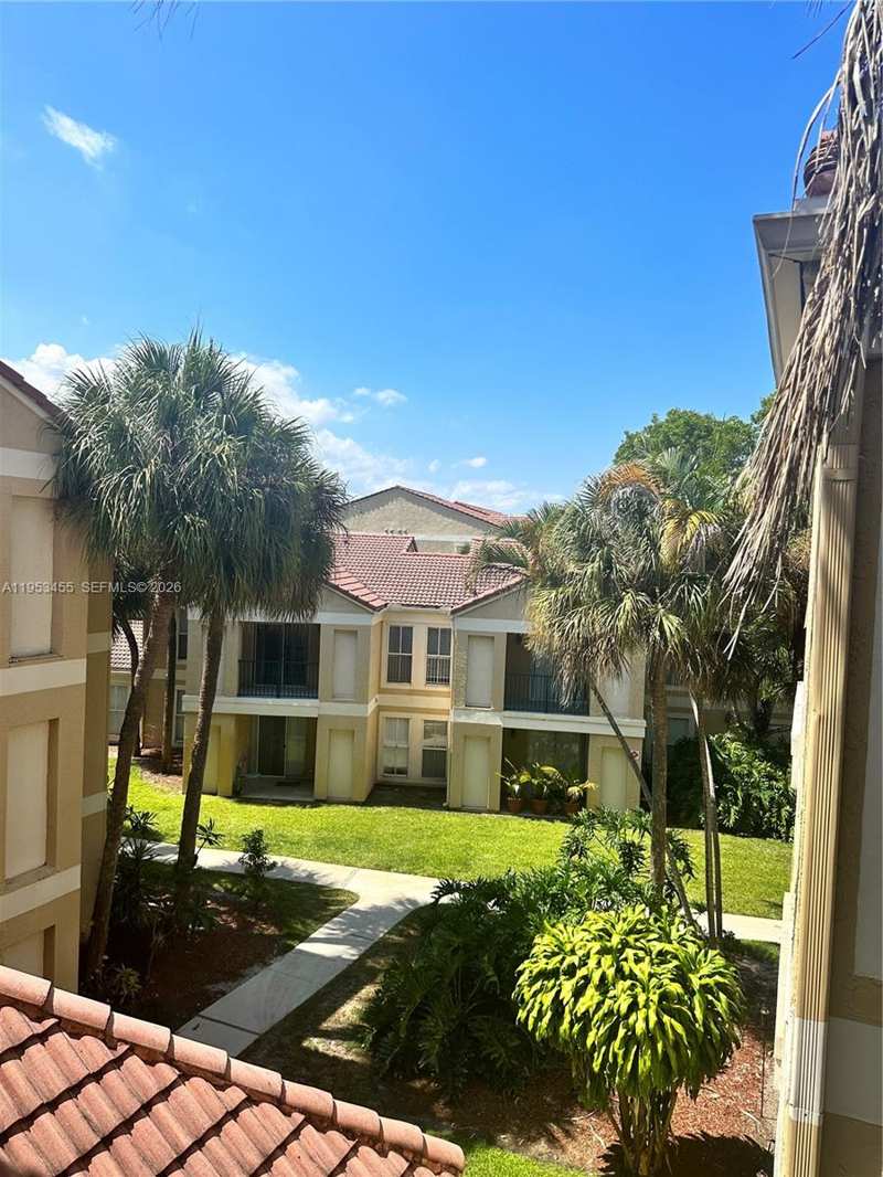 833 Riverside Dr # 831, Coral Springs FL 33071