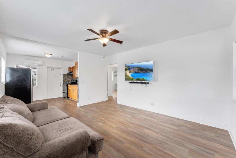 7401 Pines Boulevard # 201, Pembroke Pines FL 33024