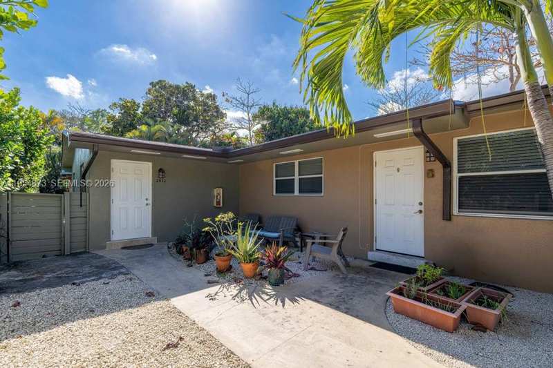 2470-2472 NE 182nd Ter, North Miami Beach FL 33160