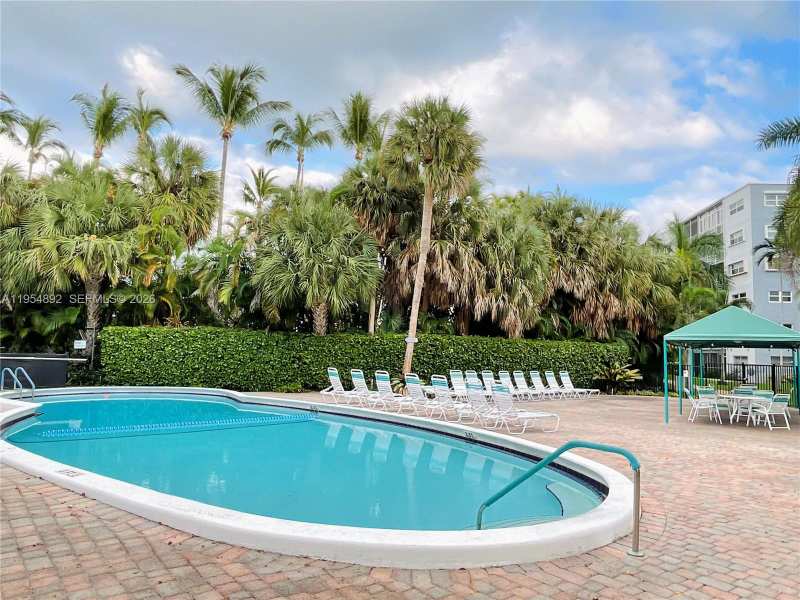 1425 Atlantic Shores Blvd # 209, Hallandale Beach FL 33009