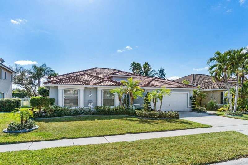 5696 Muirfield Village Circle, Lake Worth FL 33463