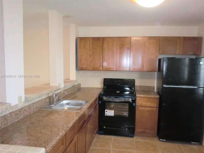 218 NE 12th Ave # 507, Hallandale Beach FL 33009