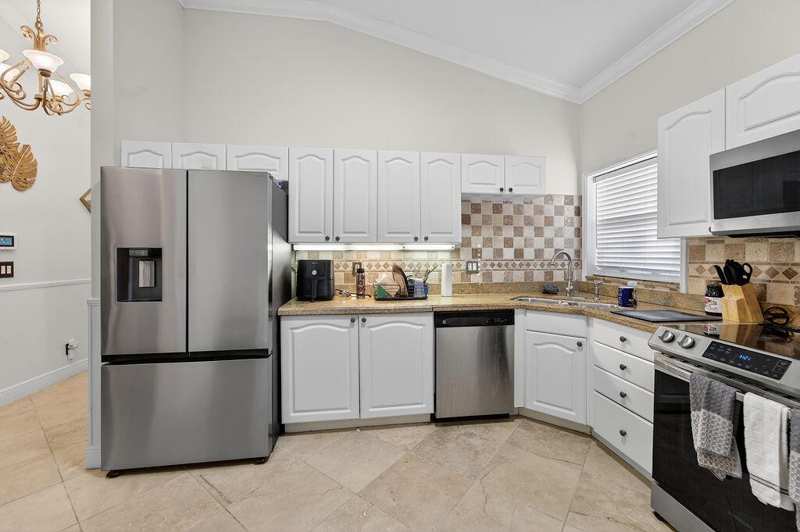 8063 Via Hacienda, Riviera Beach FL 33418