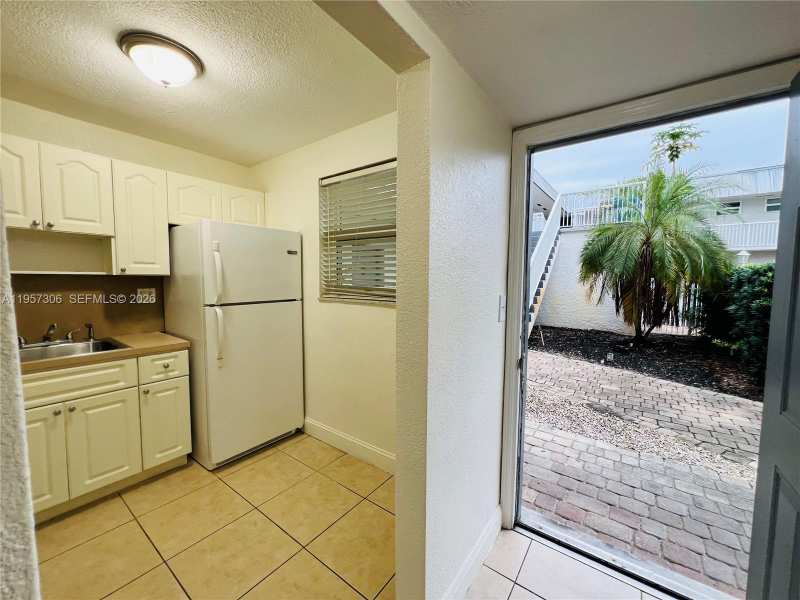 2040 NW 89th Ave # 104, Pembroke Pines FL 33028