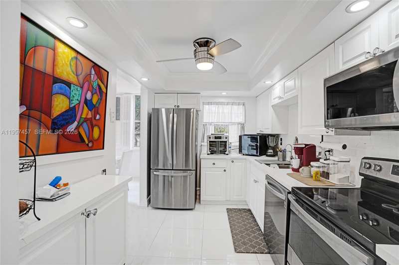 1400 Saint Charles Pl # 204, Pembroke Pines FL 33026