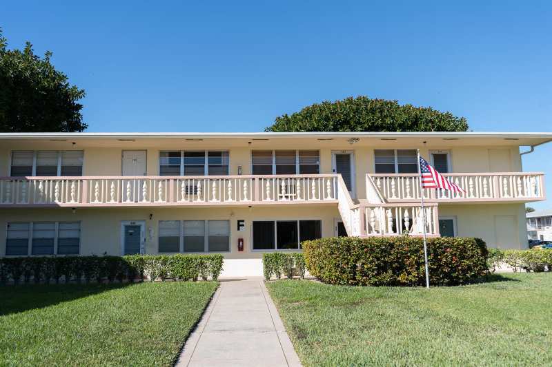 131 Easthampton F, West Palm Beach FL 33417