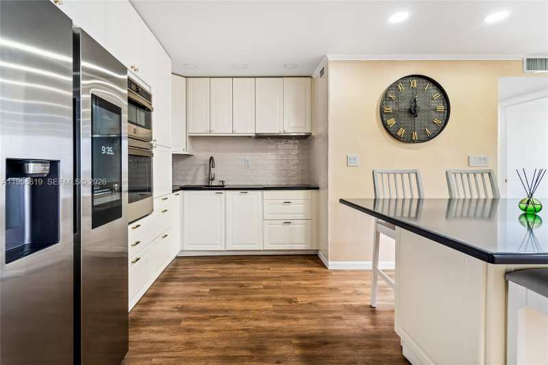 600 Three Islands Blvd # 604, Hallandale Beach FL 33009