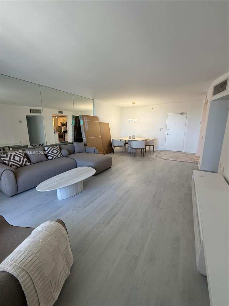 10275 Collins Ave # 420, Bal Harbour FL 33154