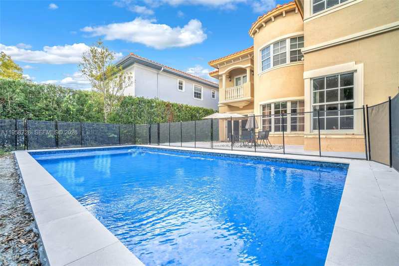 3545 Forest View Cir # 0, Dania Beach FL 33312