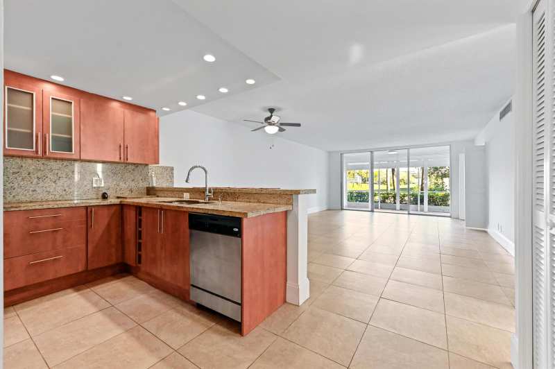 2851 S Palm Aire Drive # 101, Pompano Beach FL 33069
