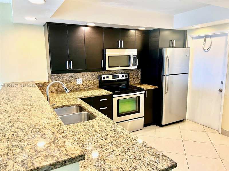 2940 N Course Dr # 910, Pompano Beach FL 33069