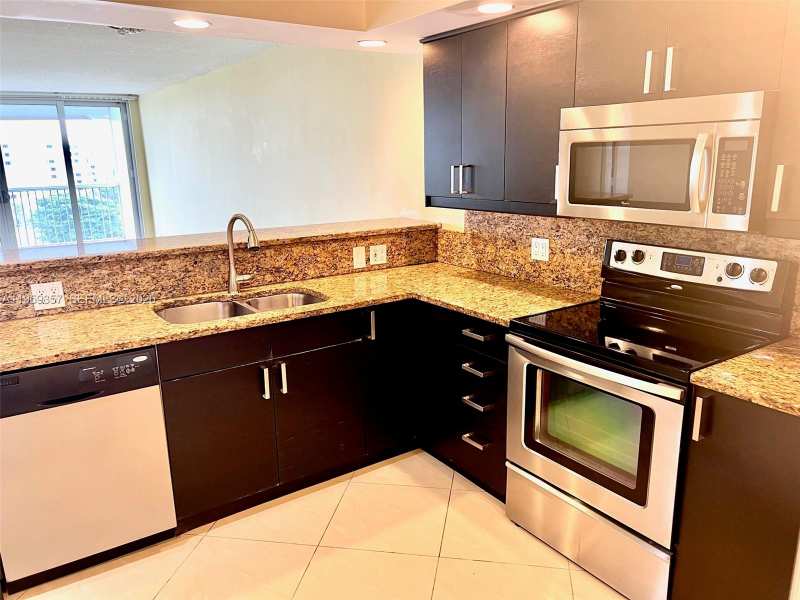 2940 N Course Dr # 910, Pompano Beach FL 33069
