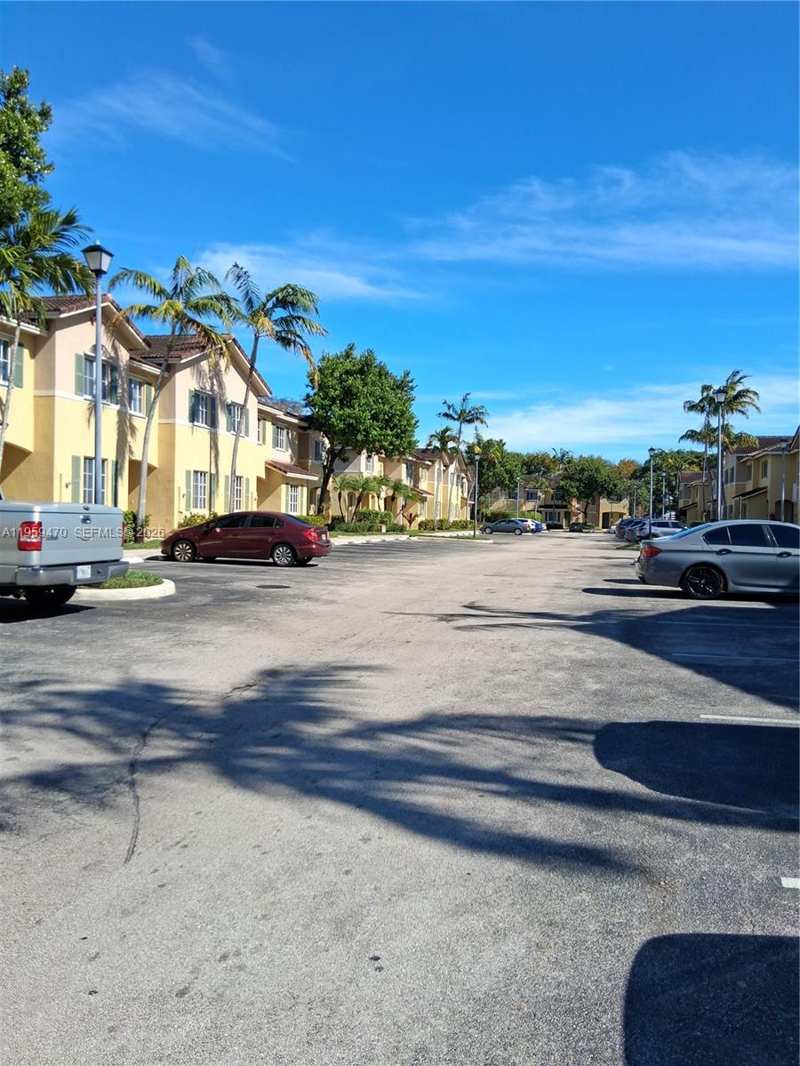 6056 SW 19th Pl, North Lauderdale FL 33068